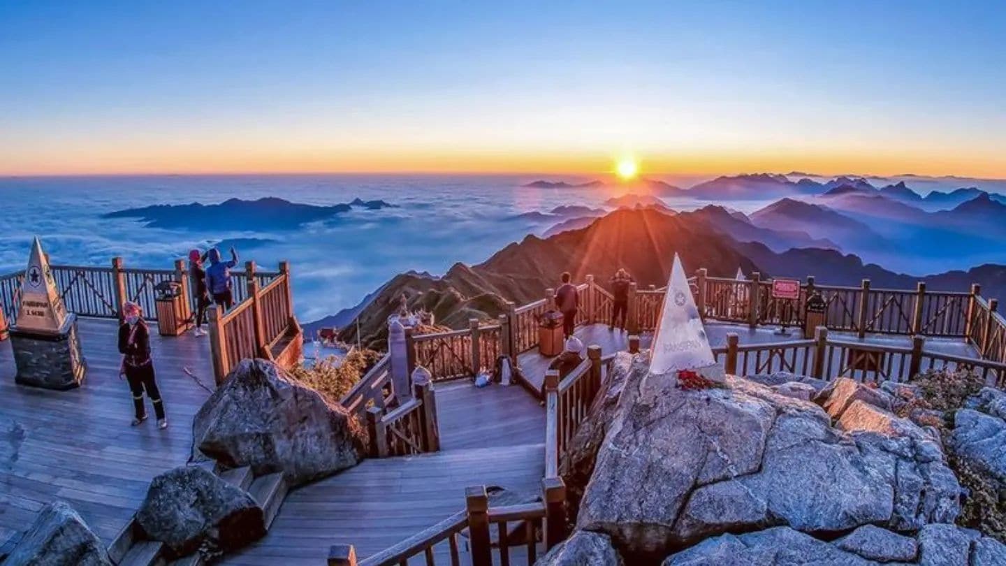 Try the thrill of conquering Fansipan – the Roof of Indochina 